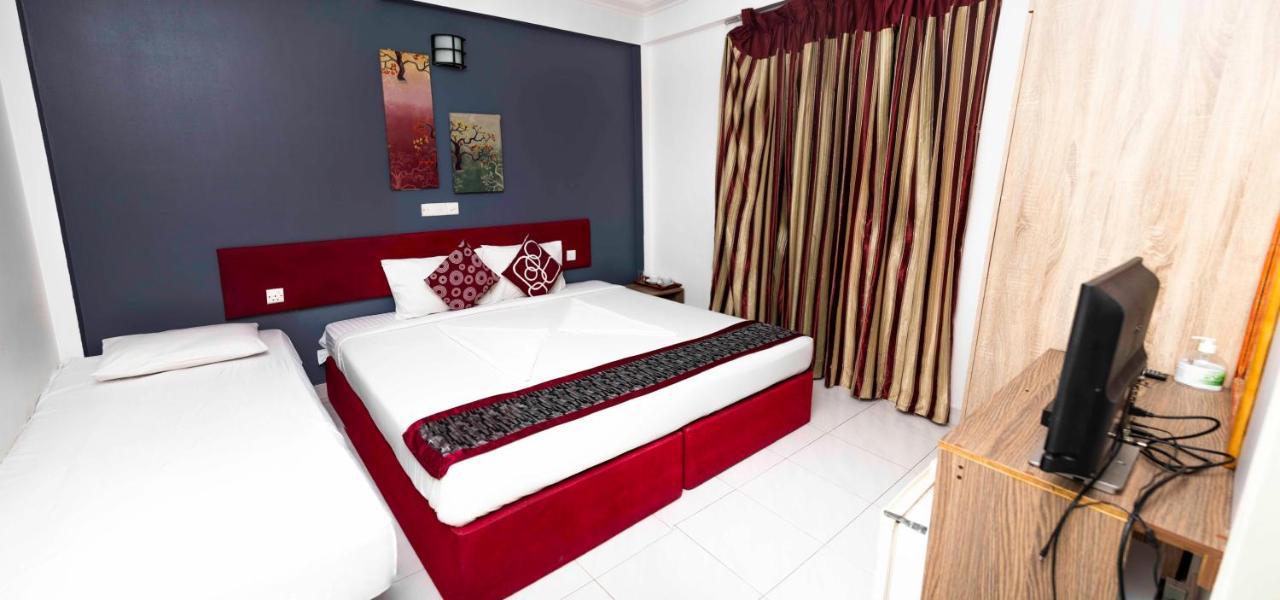 The G Ten Holiday Inn Hulhumale Exterior photo